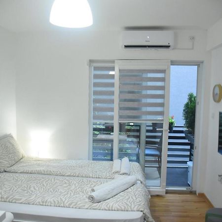 Dekart 2 Apartment Ni المظهر الخارجي الصورة