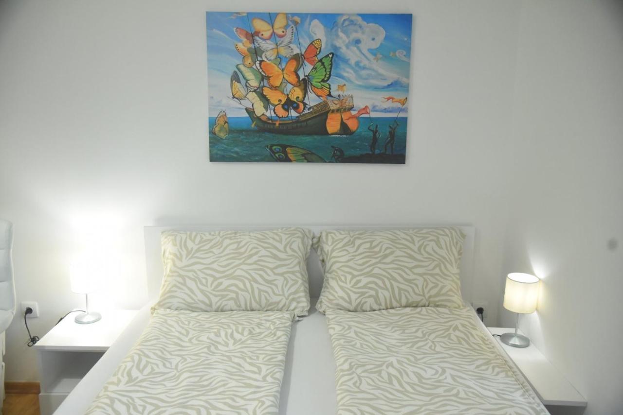 Dekart 2 Apartment Ni المظهر الخارجي الصورة