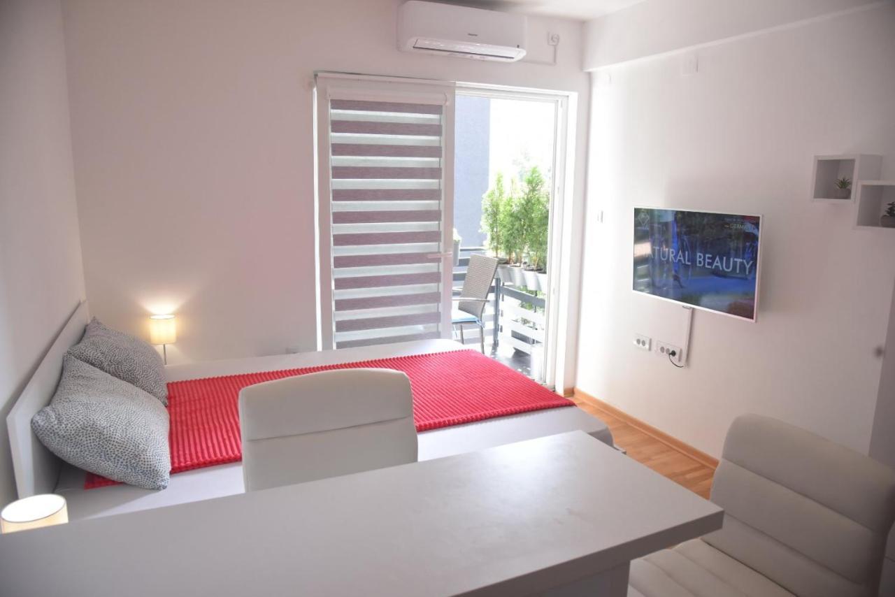 Dekart 2 Apartment Ni المظهر الخارجي الصورة