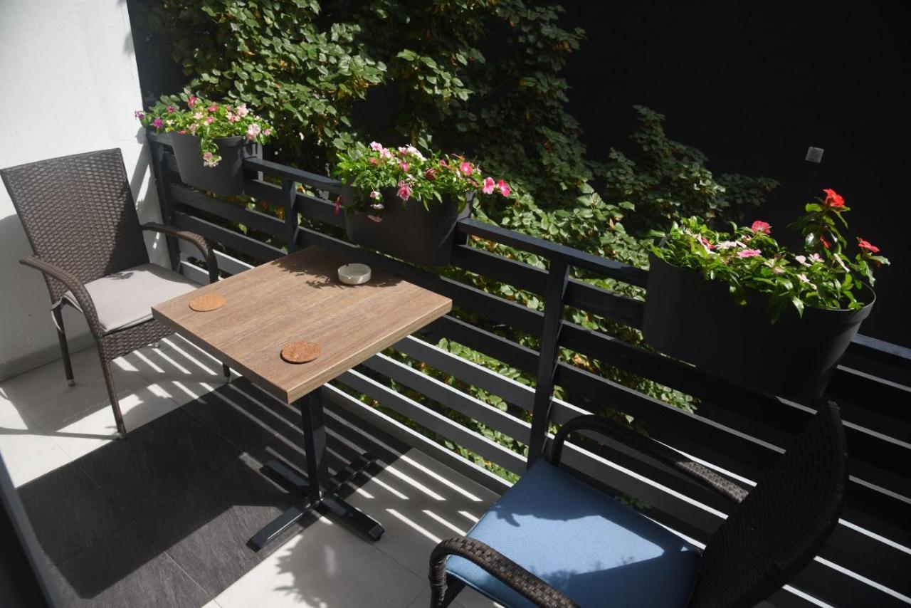 Dekart 2 Apartment Ni المظهر الخارجي الصورة