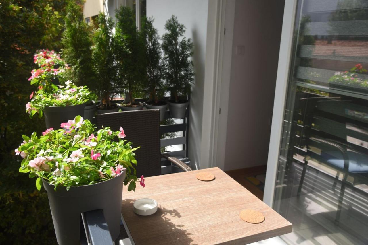 Dekart 2 Apartment Ni المظهر الخارجي الصورة